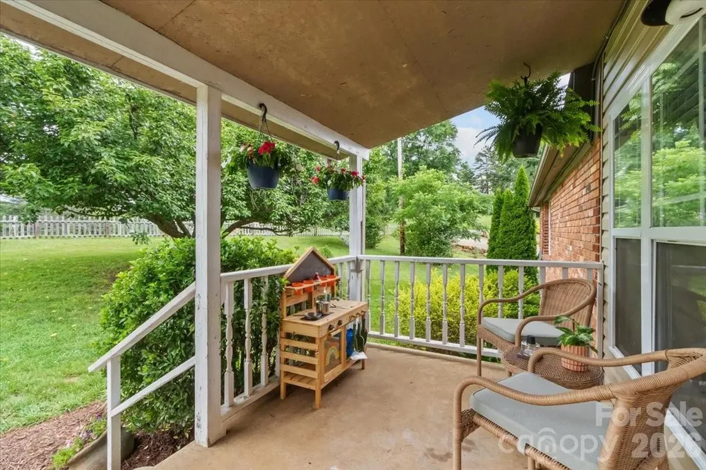 140 Locust Grove Road Weaverville NC 28787