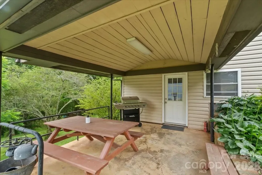 140 Locust Grove Road Weaverville NC 28787