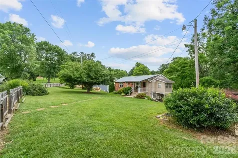 140 Locust Grove Road Weaverville NC 28787