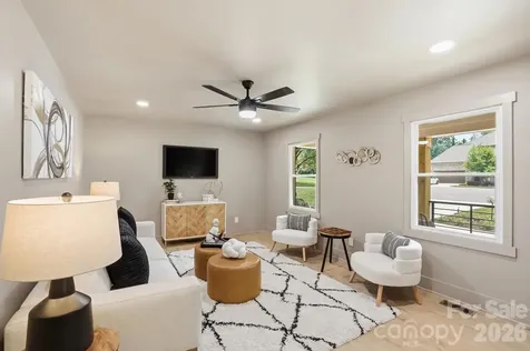3800 Lovett Circle Charlotte NC 28210