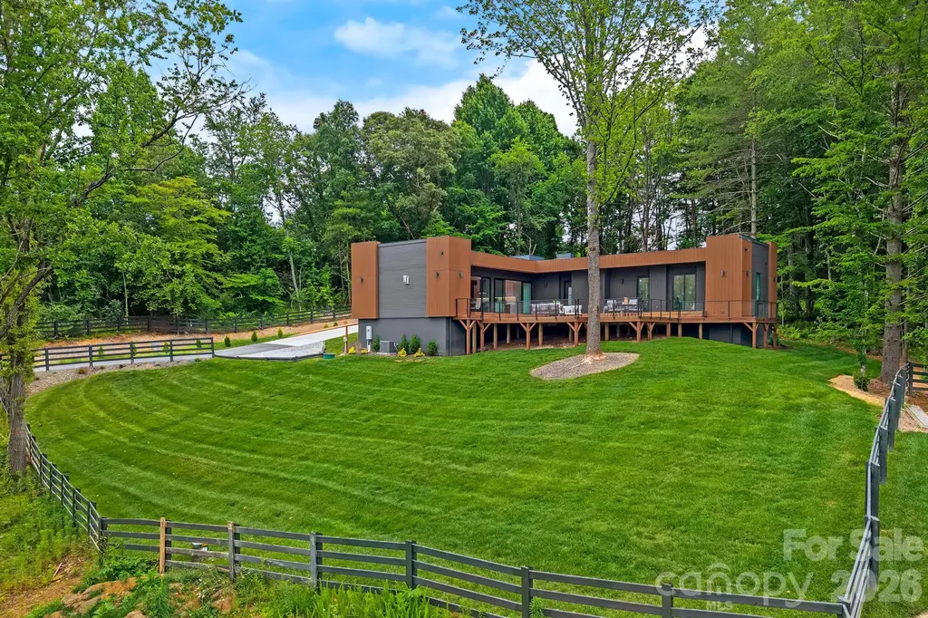 200 Manchester Way Mills River NC 28759