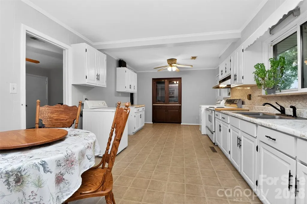 2122 Englewood Street Kannapolis NC 28083