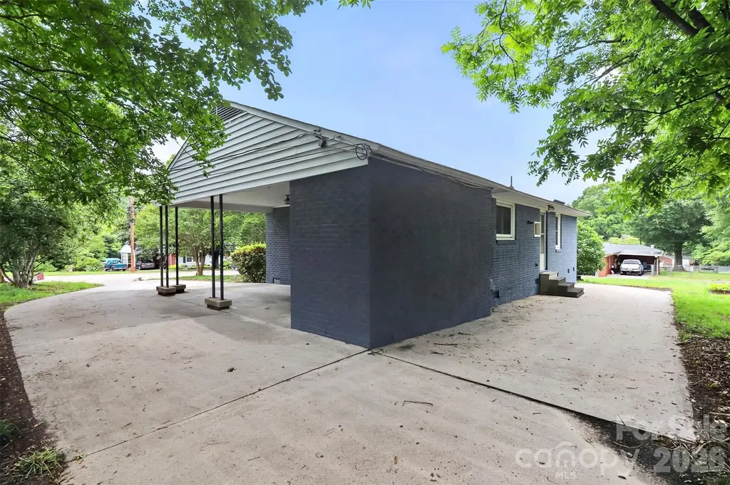 2122 Englewood Street Kannapolis NC 28083