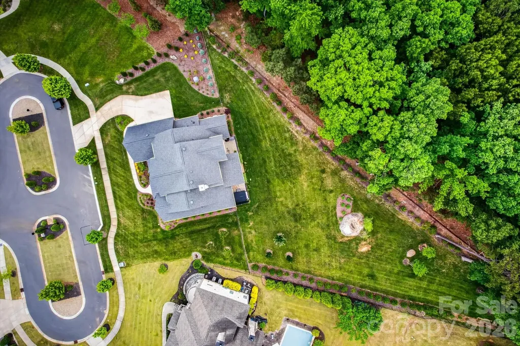 1115 Shelton Oaks Court Matthews NC 28105