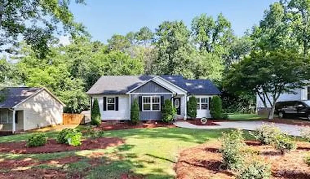 216 Hillside Avenue SW Concord NC 28025