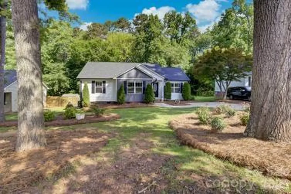 216 Hillside Avenue SW Concord NC 28025