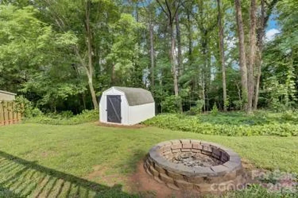 216 Hillside Avenue SW Concord NC 28025