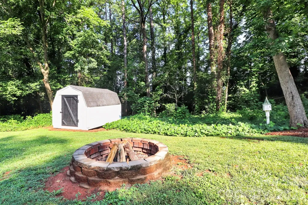 216 Hillside Avenue SW Concord NC 28025