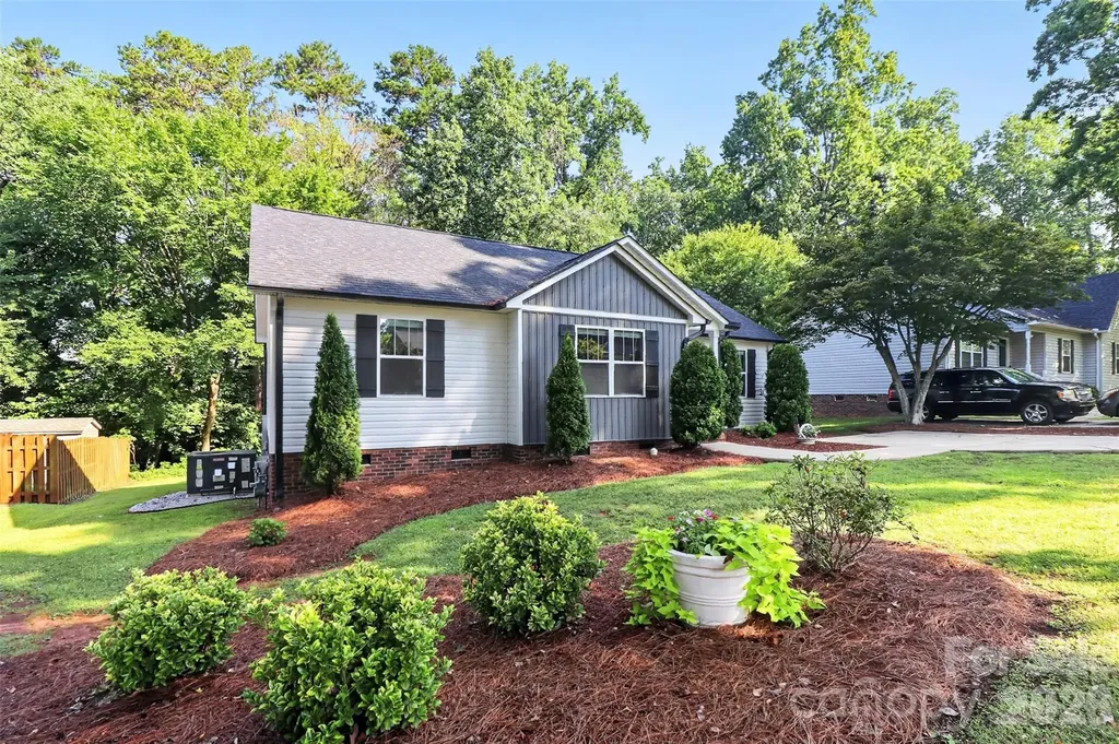 216 Hillside Avenue SW Concord NC 28025
