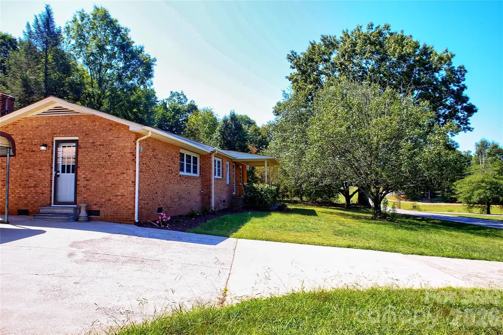 5291 E Bandys Crossroads Road Catawba NC 28609