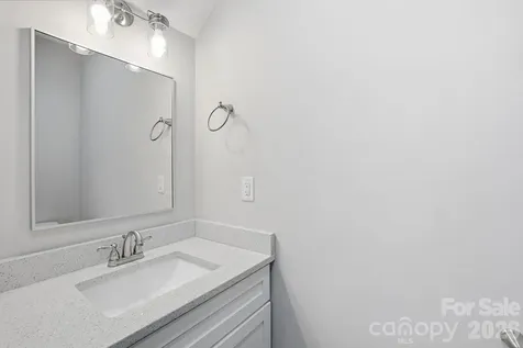 740 Seldon Drive Charlotte NC 28216