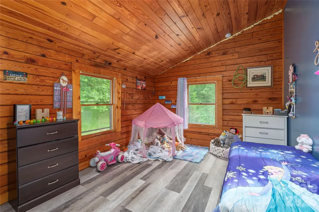 262 Gibson Branch Road Clyde NC 28721