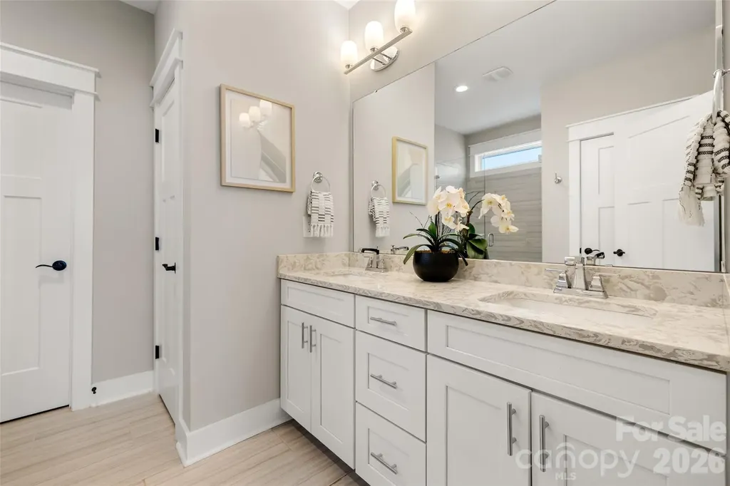 3826 Dewitt Lane Charlotte NC 28217