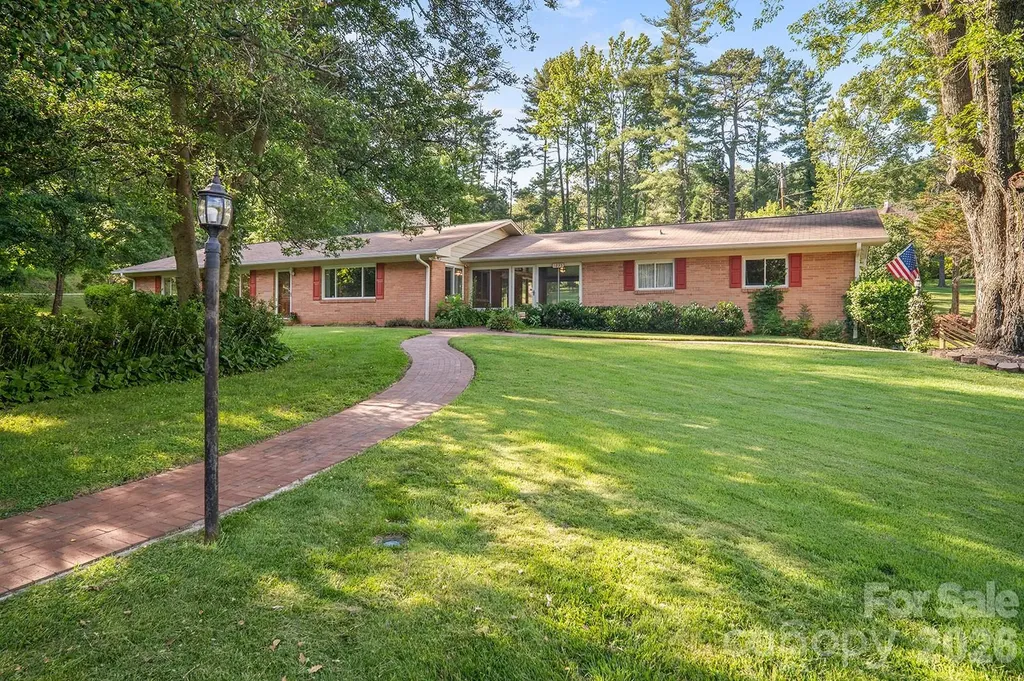 1235 Ashby Lane Hendersonville NC 28791