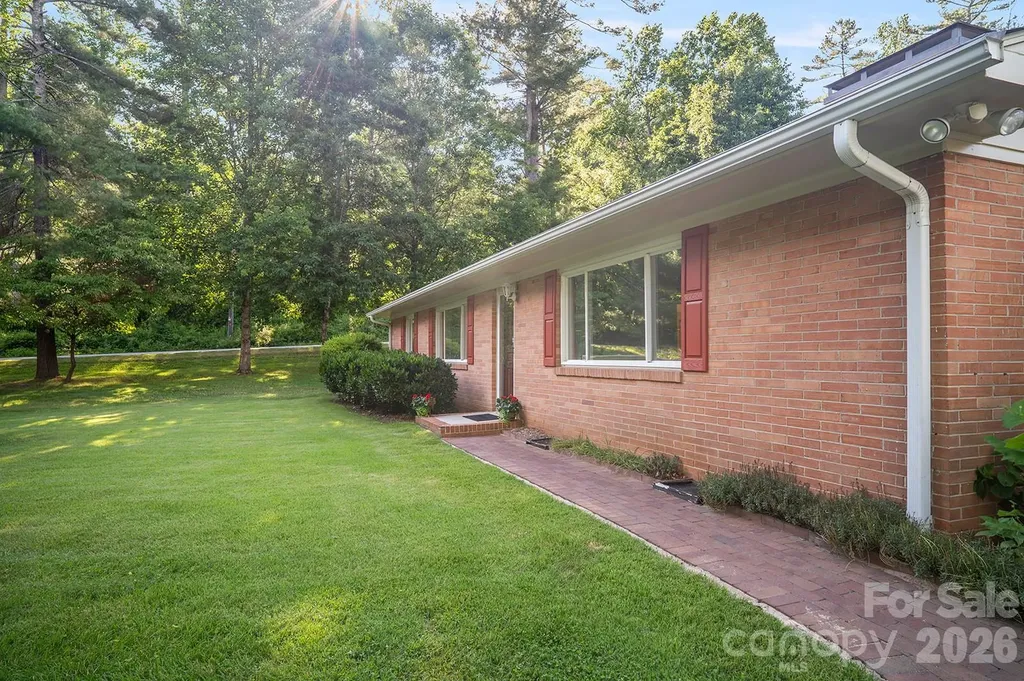 1235 Ashby Lane Hendersonville NC 28791