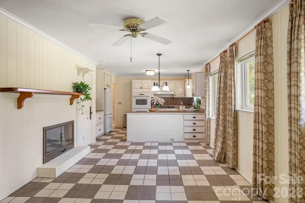 1235 Ashby Lane Hendersonville NC 28791