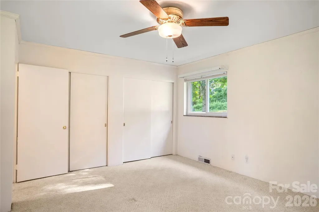 1235 Ashby Lane Hendersonville NC 28791