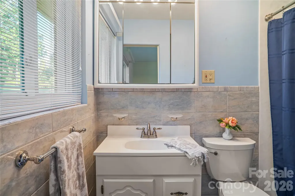 1235 Ashby Lane Hendersonville NC 28791