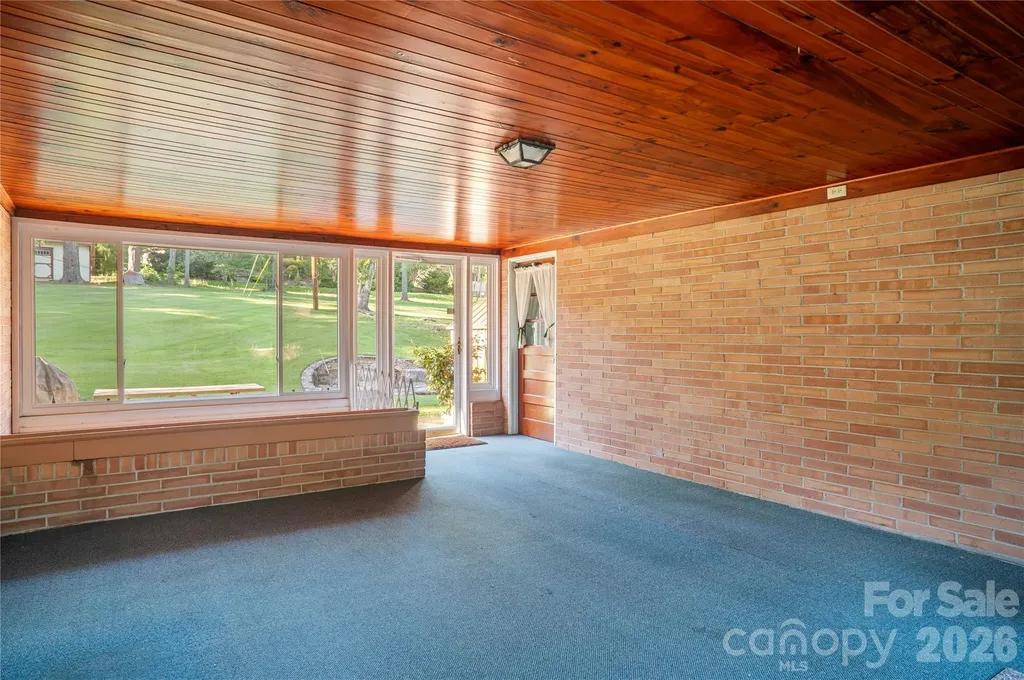 1235 Ashby Lane Hendersonville NC 28791