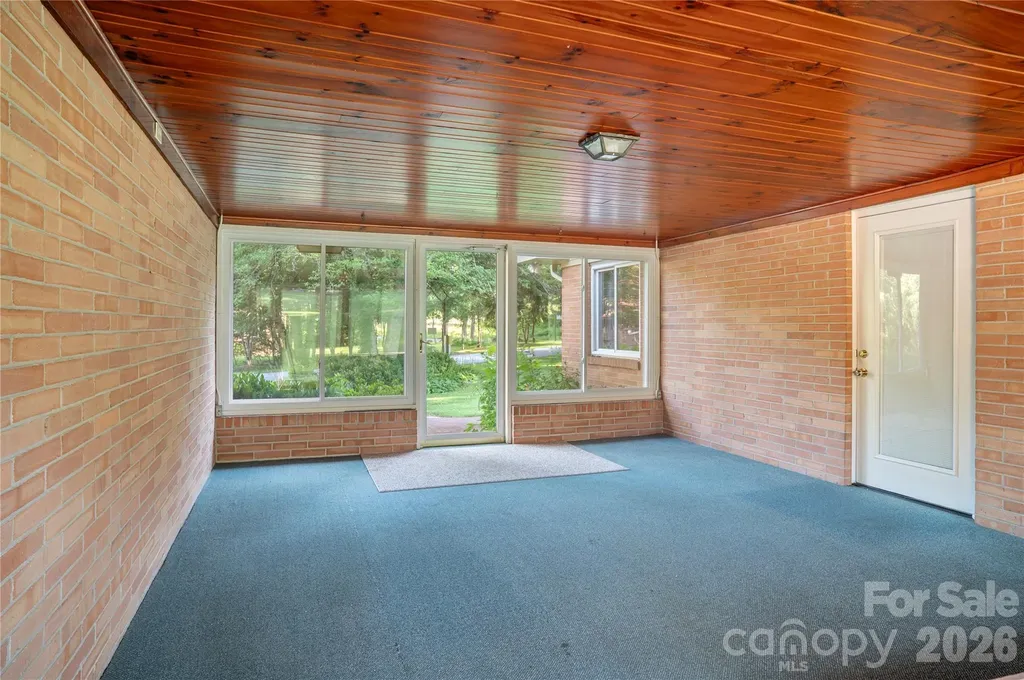 1235 Ashby Lane Hendersonville NC 28791