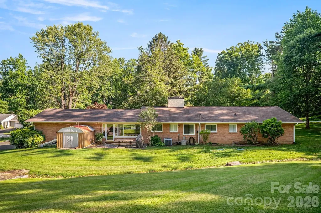 1235 Ashby Lane Hendersonville NC 28791