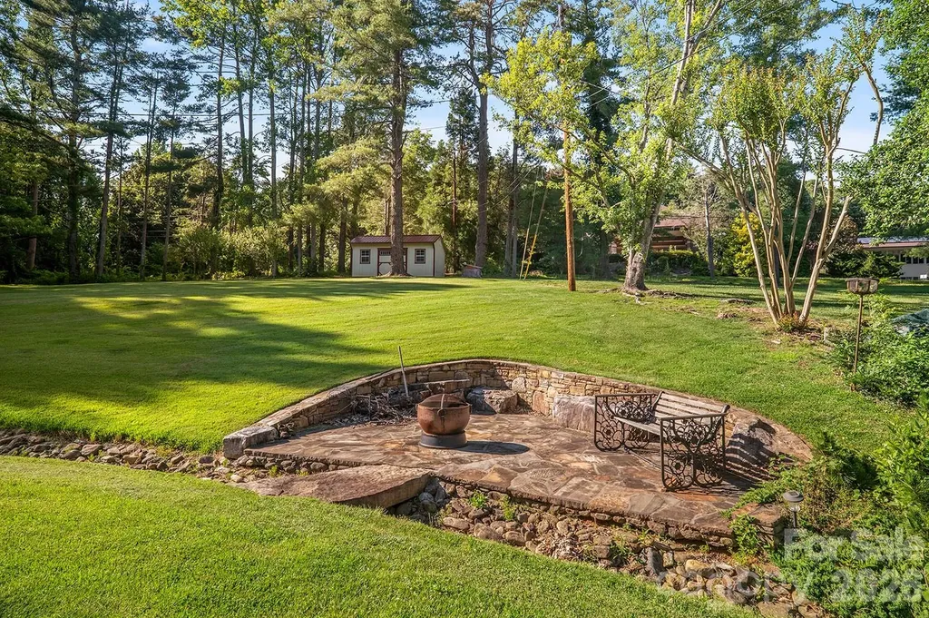 1235 Ashby Lane Hendersonville NC 28791