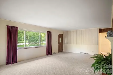 1235 Ashby Lane Hendersonville NC 28791