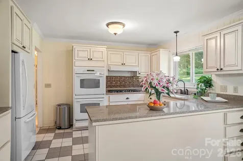 1235 Ashby Lane Hendersonville NC 28791