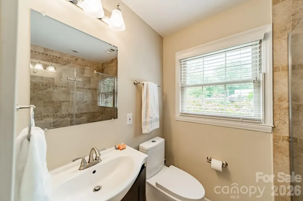 5522 Sharon Road Charlotte NC 28210