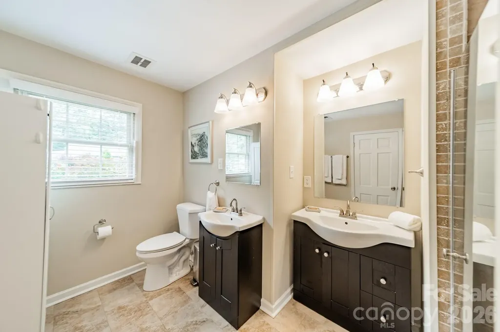 5522 Sharon Road Charlotte NC 28210