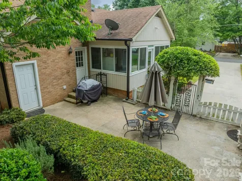 5522 Sharon Road Charlotte NC 28210