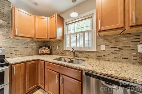 5522 Sharon Road Charlotte NC 28210