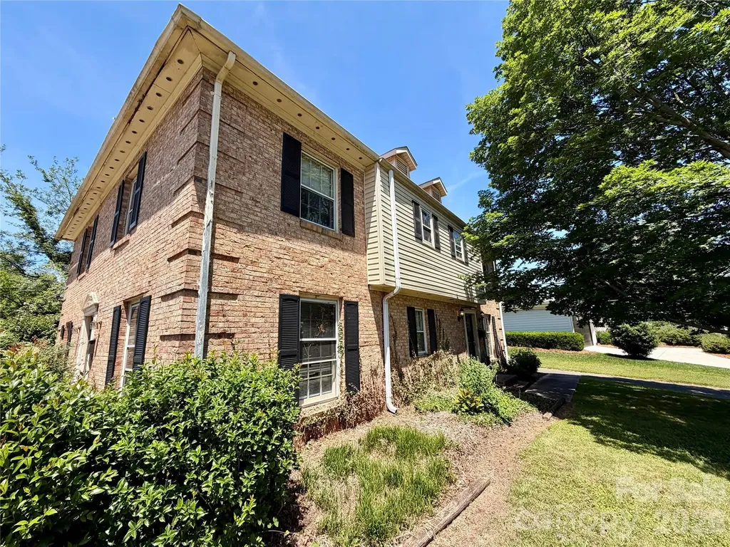 1301 Bywood Lane Charlotte NC 28209