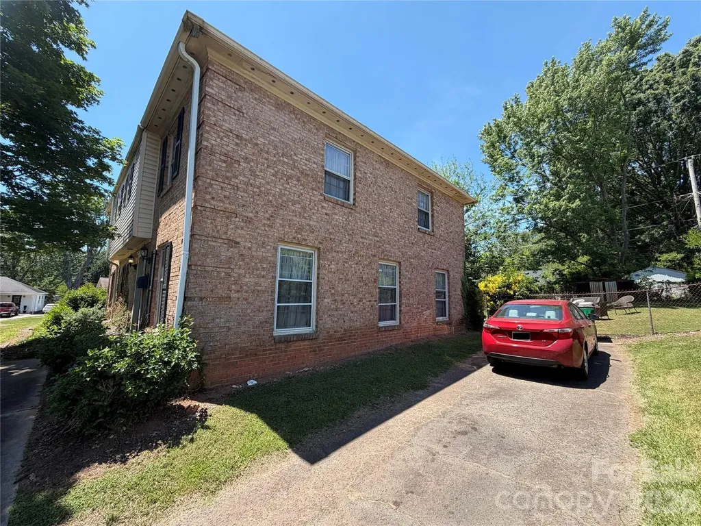 1301 Bywood Lane Charlotte NC 28209
