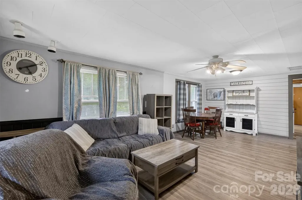 13 E Murray Street Maiden NC 28650