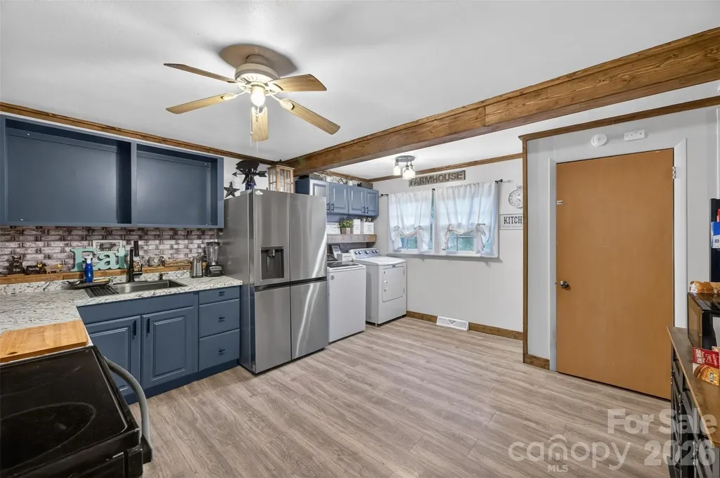 13 E Murray Street Maiden NC 28650