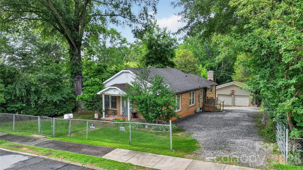 13 E Murray Street Maiden NC 28650