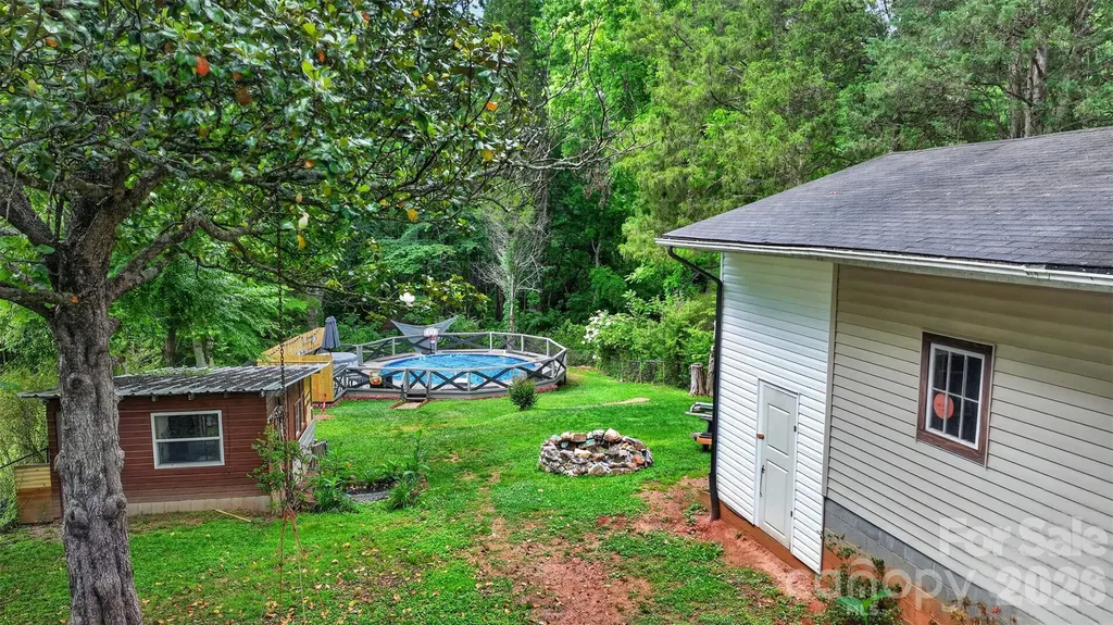 13 E Murray Street Maiden NC 28650