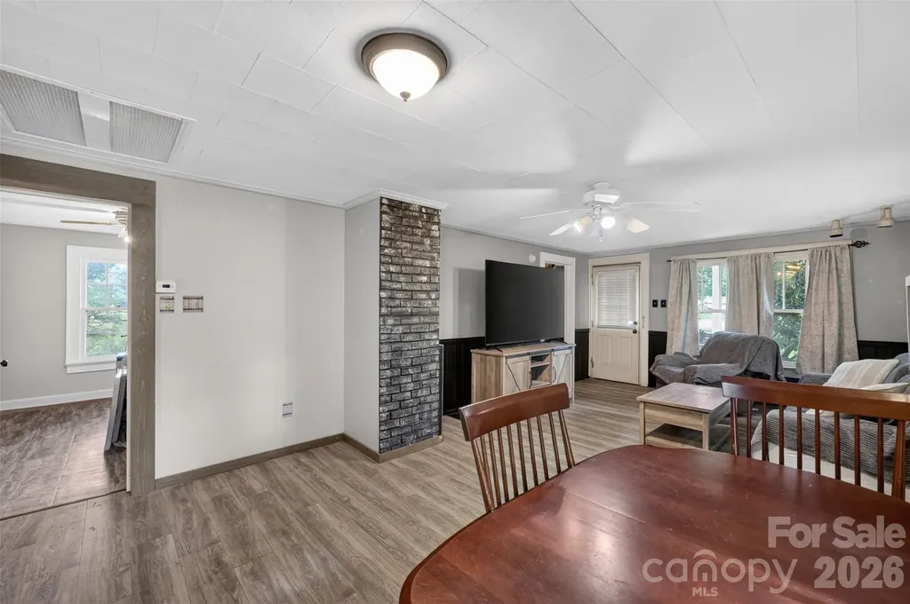 13 E Murray Street Maiden NC 28650