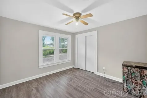 13 E Murray Street Maiden NC 28650