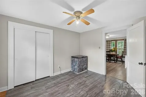 13 E Murray Street Maiden NC 28650