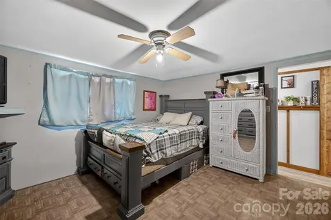13 E Murray Street Maiden NC 28650