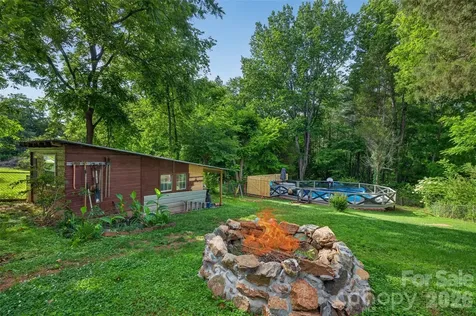 13 E Murray Street Maiden NC 28650