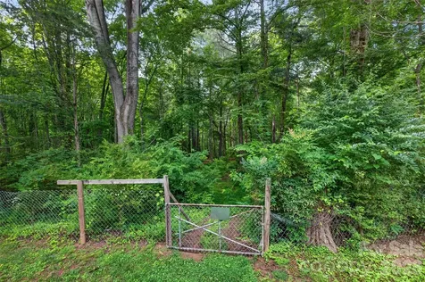 13 E Murray Street Maiden NC 28650