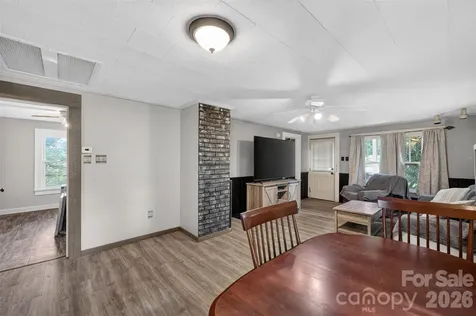 13 E Murray Street Maiden NC 28650