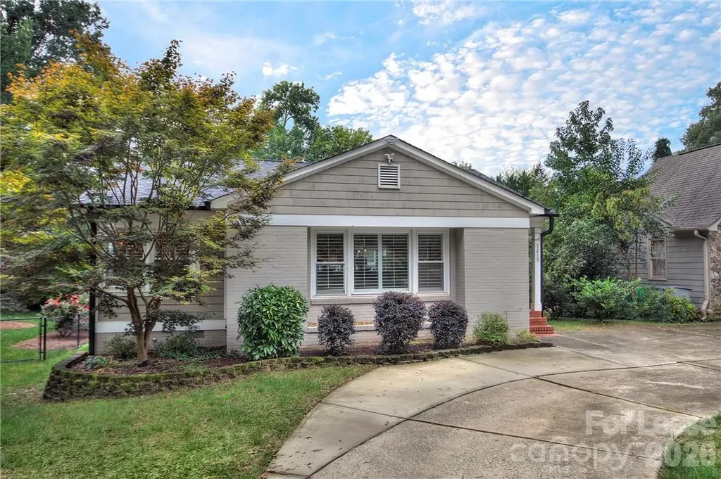 3215 Cambridge Road Charlotte NC 28209