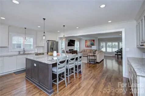 3215 Cambridge Road Charlotte NC 28209