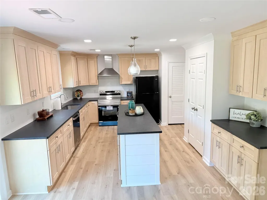 7553 Katherine Drive Denver NC 28037