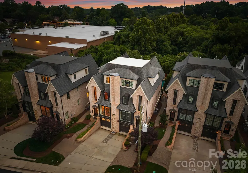 812 Ideal Way Charlotte NC 28203