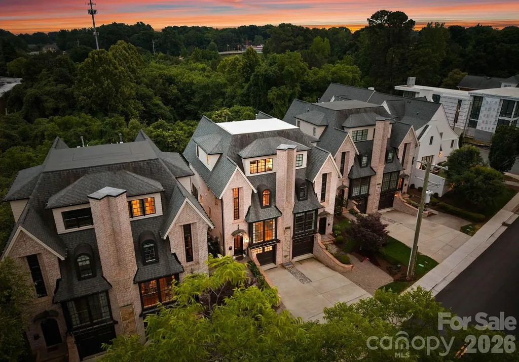 812 Ideal Way Charlotte NC 28203